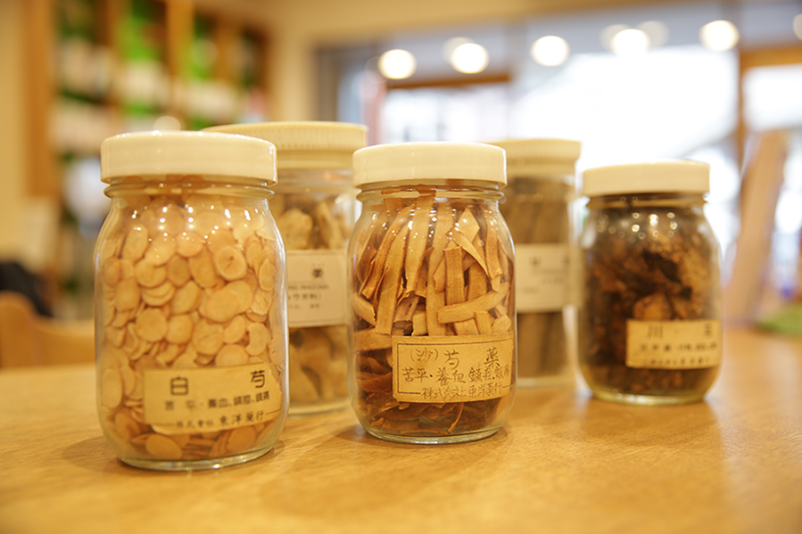 膝の痛みの薬の口コミをネットで調べて分かったこと。